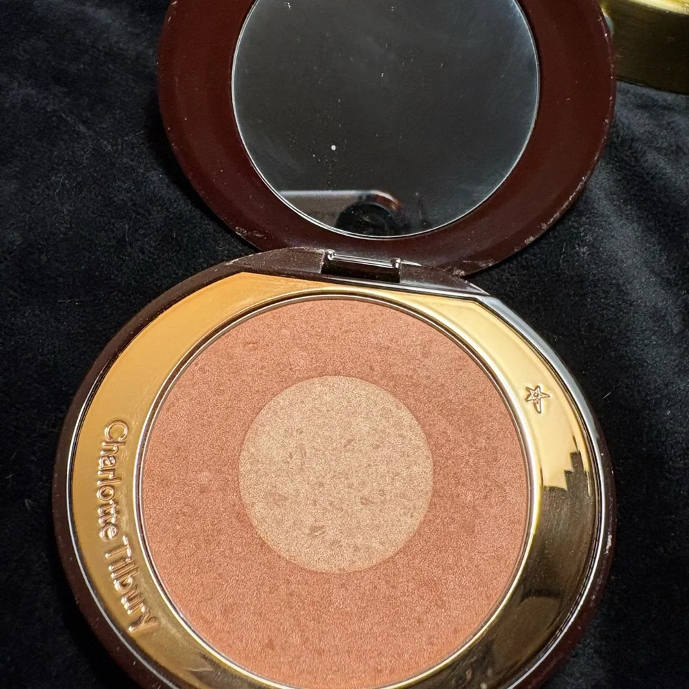 Charlotte Tilbury Deep Burgundy Compact with Gold Accent Blush